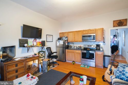 104 Diamond St, Philadelphia PA  19122-1701 exterior