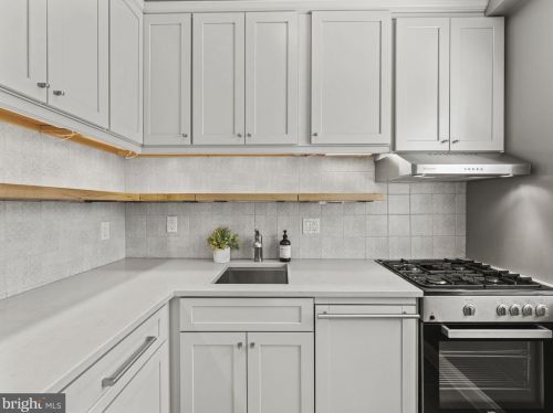 4000 Cathedral Ave, Washington DC 20008-1504 exterior