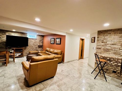 6244 Keeler Ave, Chicago IL 60803-1906 exterior