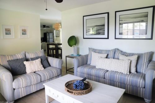 709 93 Ave, Naples FL 34108-2440 exterior