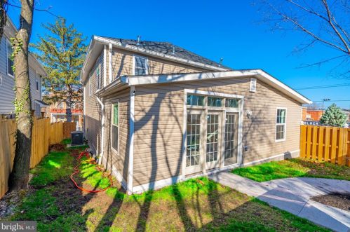 919 45th Pl, Washington DC  20019-3717 exterior