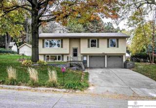 1913 121st St, Omaha, NE 68144-2836