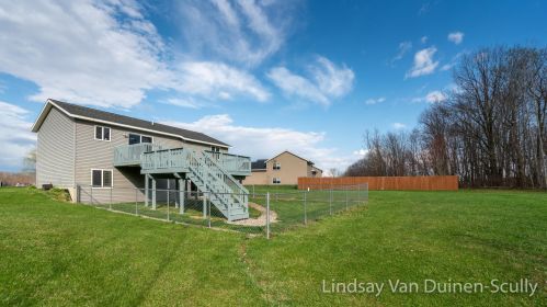 2194 Winston Vw Dr, Cedar Springs MI 49319-7931 exterior