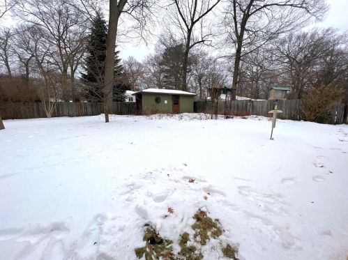 135 Grn Crk Rd, Meskegon MI 49445-2250 exterior