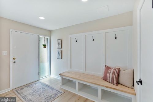 12124 Captiva Ct, Herndon, VA 20191-1205