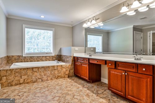 530 Gracelyn Ct, Atlanta GA 30331-9204 exterior