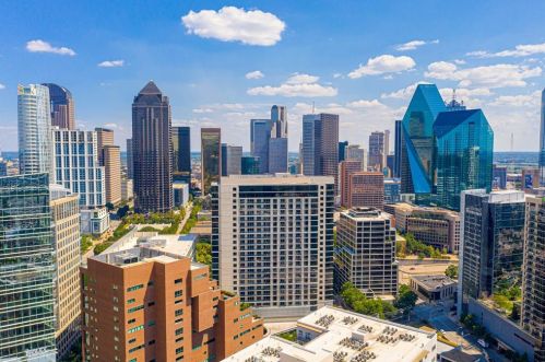 2011 Cedar Springs Rd, Dallas TX  75201-1808 exterior