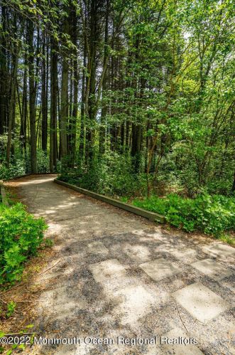 660 Berkeley Ave, Berkeley Township NJ 08721-3703 exterior