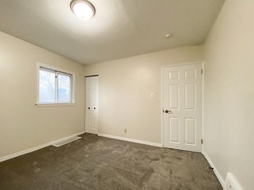 152 Bryant Dr, Pittsburgh PA 15235-4627 exterior