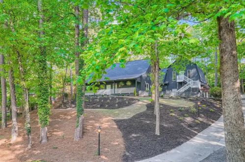 7905 Innsbruck Dr, Atlanta, GA 30350-4307