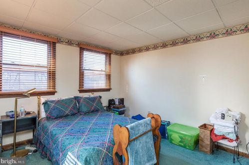 140 Longfellow Dr, Lancaster PA 17602-4048 exterior