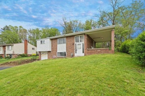 227 Havenwood Dr, Moon Twp, PA 15108-3131