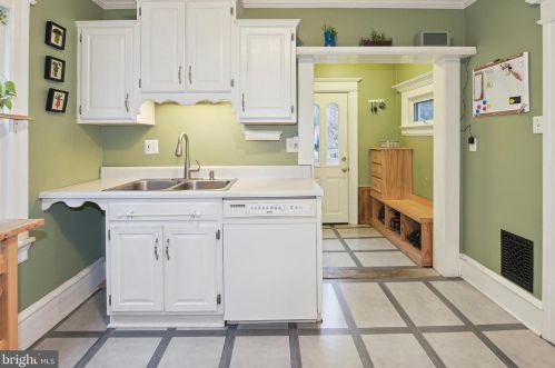 261 Crestmont Ter, Camden NJ  08108-1303 exterior