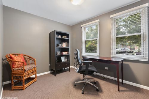 638 Oak St, Chicago IL  60610-7298 exterior