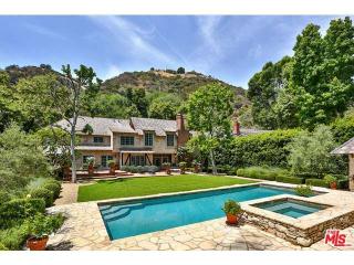 2562 Mandeville Canyon Rd, Los Angeles CA  90049-1238 exterior