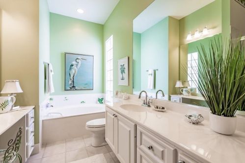 4300 Montalvo Ct, Naples FL 34109-1374 exterior