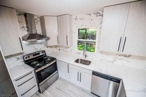 101 Pocono Trl, Hopatcong NJ  07843-1009 exterior