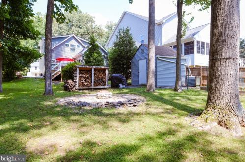 716 Beall Ave, Rockville MD 20850-2107 exterior