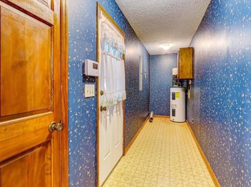 1028 Holly Dr, Gainesville GA 30501-2115 exterior