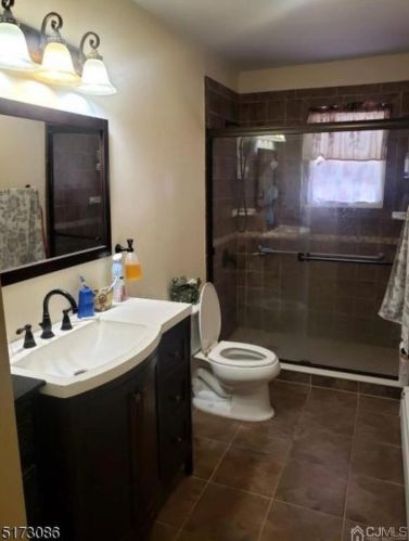 641 Elizabeth St, Perth Amboy NJ 08861-2819 exterior