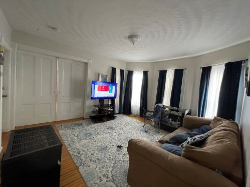 25 Cambridge St, Worcester MA 01603-2325 exterior