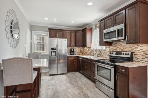 3057 Osceola Ave, Chicago IL 60707-1208 exterior