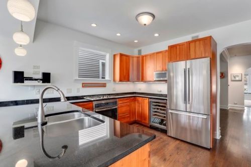 3056 Hoyne Ave, Chicago IL 60643-1121 exterior