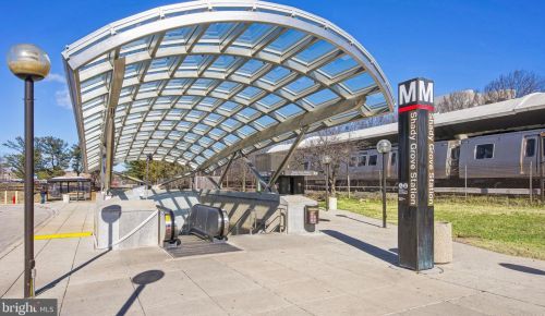 404 King Farm Blvd, Rockville MD 40405-5872 exterior