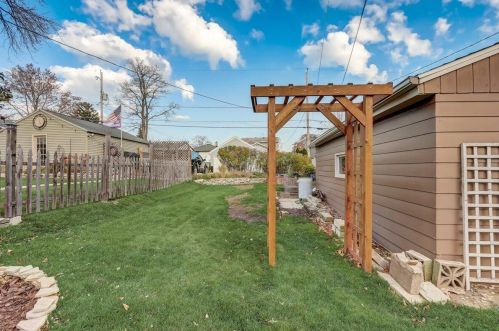 4540 Lenox St, Milwaukee WI 53207-5244 exterior