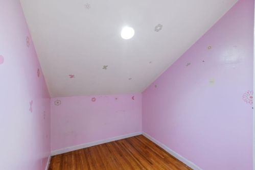 210 St, Union City NJ 07087-6306 exterior