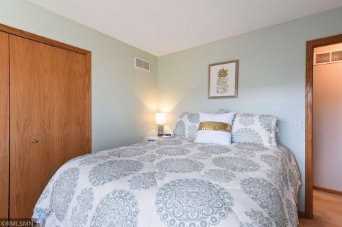 15851 Fleet Trl, Saint Paul MN 55124-6013 exterior