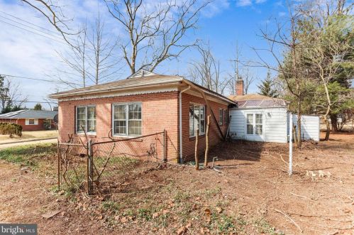 436 Northwest Dr, Silver Spring MD 20901-1435 exterior