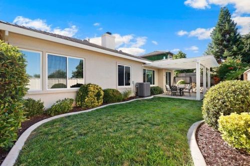 552 Hall St, Folsom CA 95630-9545 exterior