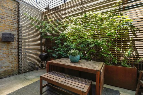 2220 Potomac Ave, Chicago IL 60651-1854 exterior