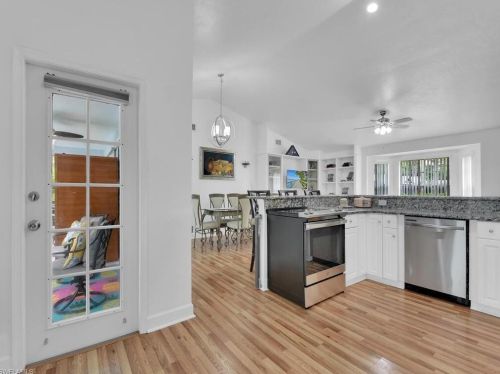 1208 Forest Lakes Blvd, Naples FL 34105-2272 exterior