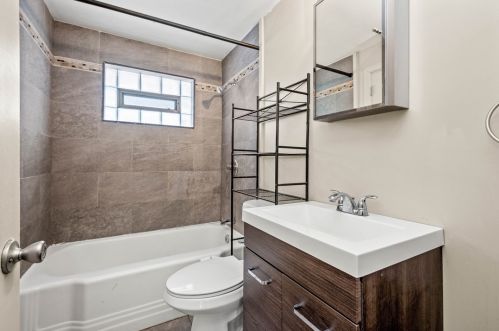 9822 Glendale Ave, Pittsburgh PA 15227-2831 exterior