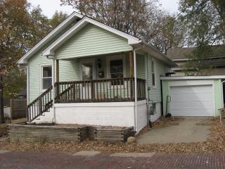 309 Charles St, Pekin, IL 61554-4444