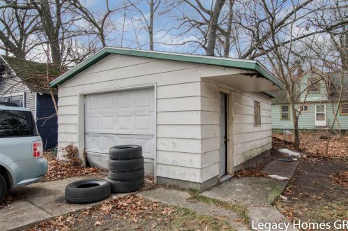 3125 6th St, Meskegon MI  49444-2844 exterior