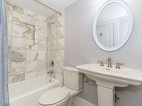 1201 Astor St, Chicago IL 60610-2397 exterior