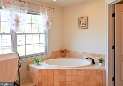 87 Leavitt Ln, Princeton NJ 08540-3921 exterior