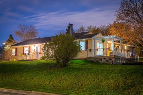 11709 Potter Rd, Milwaukee WI 53226-3658 exterior