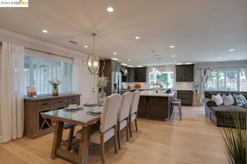 3978 Mulberry Dr, Concord CA 94519-1216 exterior