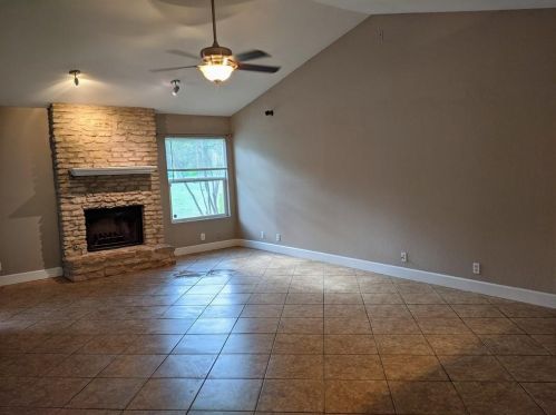 13206 Dauphine St, Austin TX  78727-3271 exterior