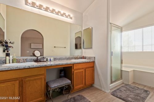 11871 Gray Eagle Ave, Tucson AZ 85737-8662 exterior