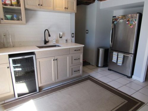 72 Cres St, Providence RI 02907-3237 exterior