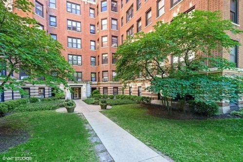 725 Sheridan Rd, Chicago IL  60613-3239 exterior