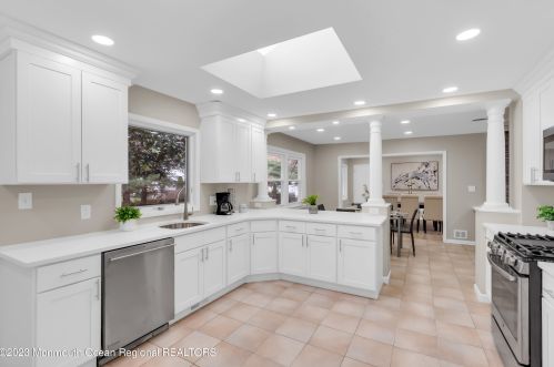 176 Bartley Rd, Jackson Twp NJ  08527-1240 exterior