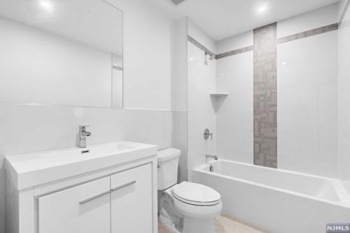 55 Knox Ave, Cliffside Park NJ 07010-3102 exterior