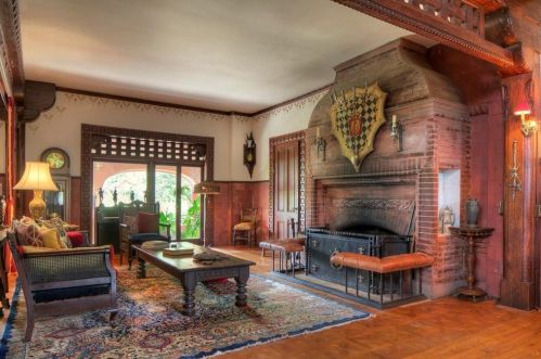 97 Ruggles Ave, Middletown RI 02840-4351 exterior