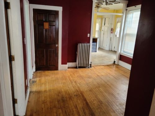 33 Clifton St, Worcester MA 01610-1329 exterior